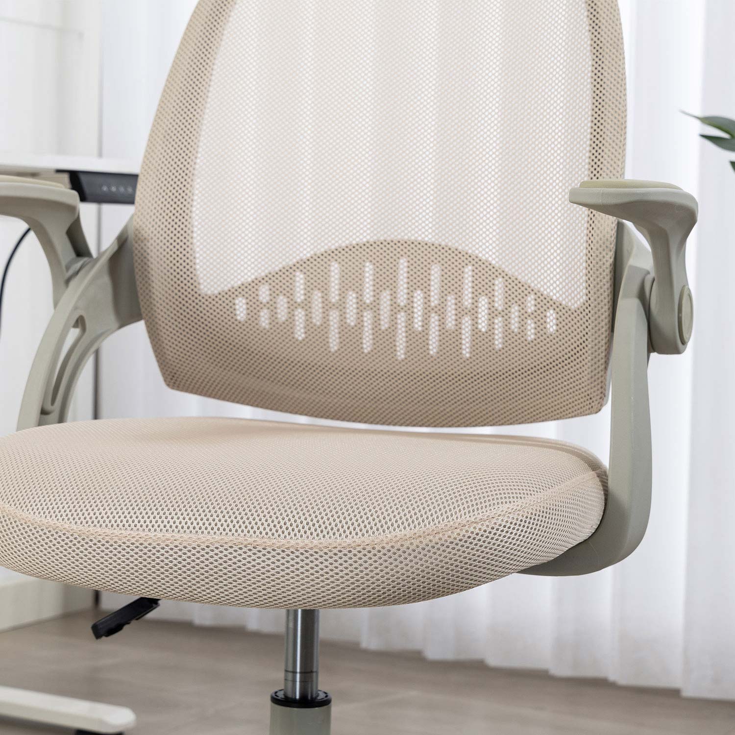 Laste töötool EMMY jalatoega 59x57xH87-99cm, beež