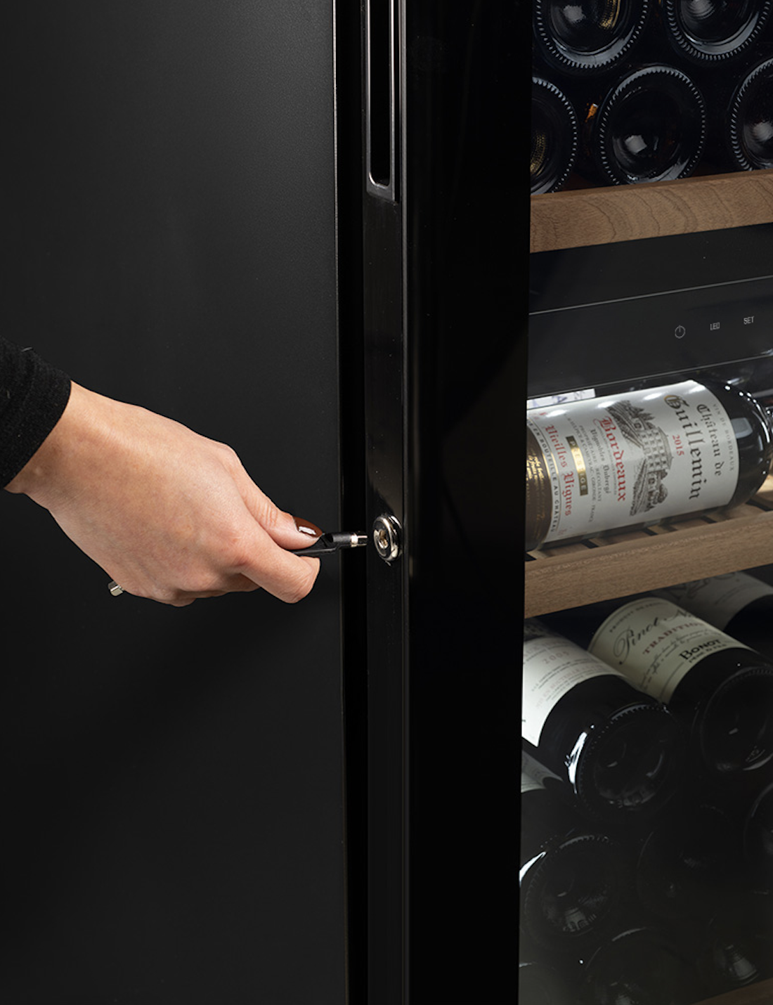 Veinikülmik Climadiff MILLESIME240DB must - Pilt 8