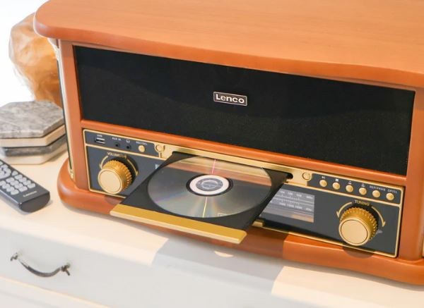 Retro-muusikakeskus vinüülplaadi- ja kassetimängijaga Lenco TCD2551WD - Pilt 3
