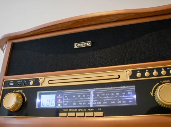 Retro-muusikakeskus vinüülplaadi- ja kassetimängijaga Lenco TCD2551WD - Pilt 4
